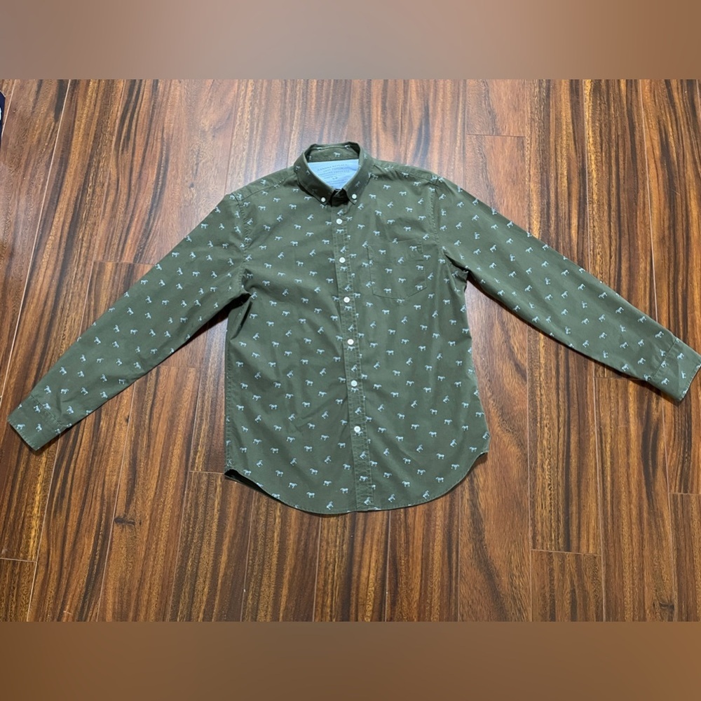 Banana Republic men’s small Luxe Poplin button-down shirt, zebra print olive